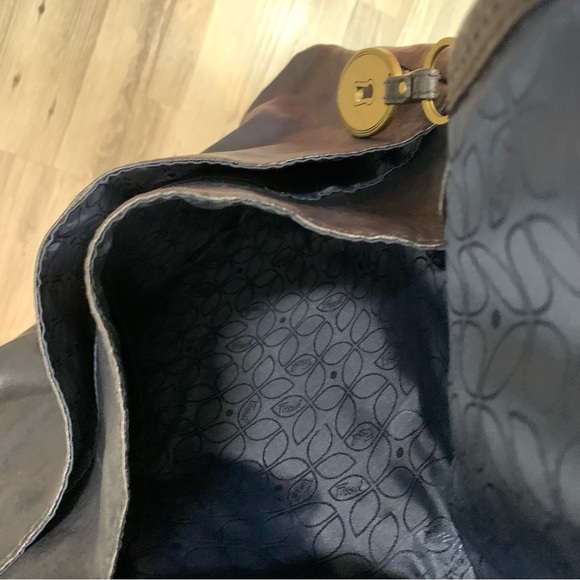 NWOT Fossil Black Glazed Leather Handbag Shoulder Fold Over Key & Lock Charms - Picture 9 of 13